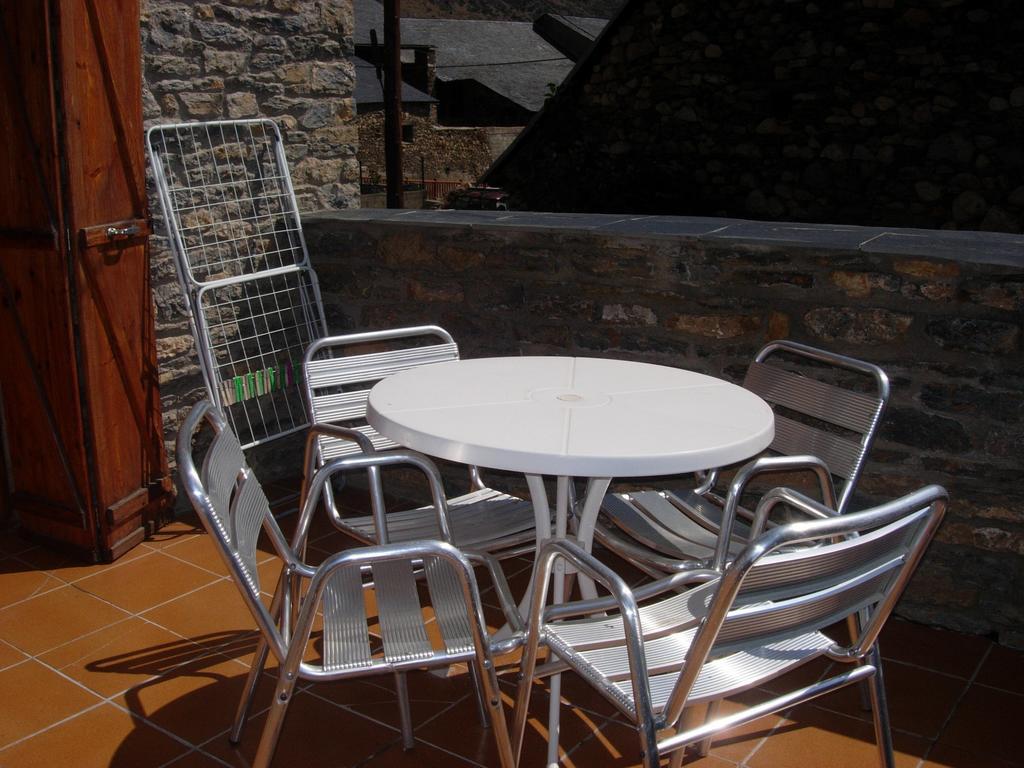 Apartaments El Ribal Valencia D'Aneu Cameră foto